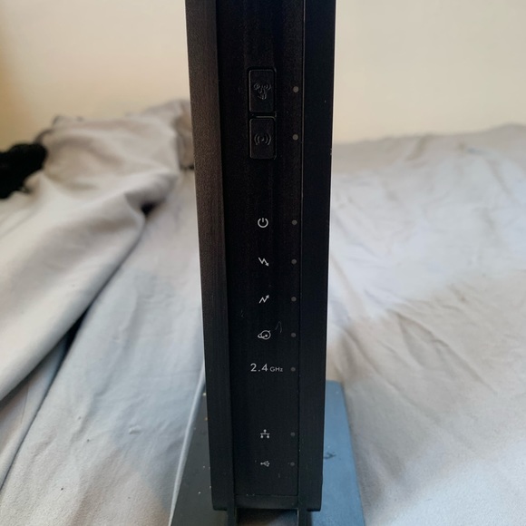 Netgear N300 WiFi Cable Modem Router - Picture 2 of 4